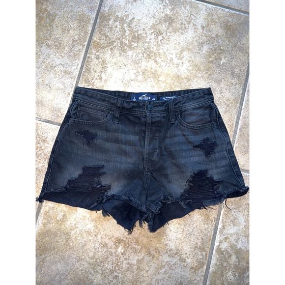 Hollister Pants - Hollister High Rise Mom Shorts Size 28